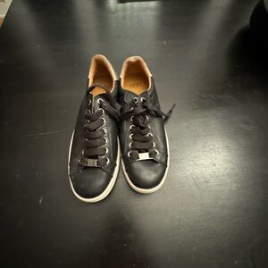 UGG Milo Sneakers